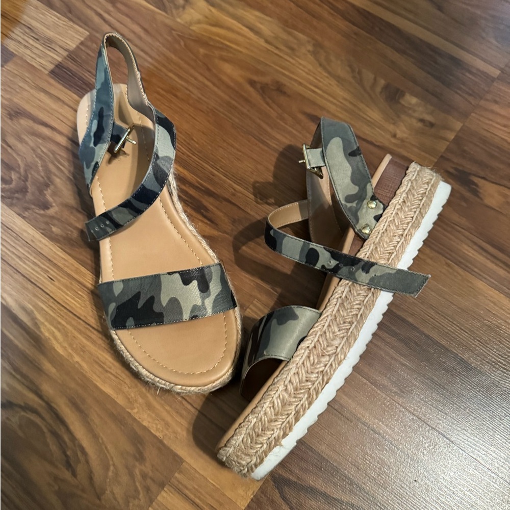 Camo Women’s sandals